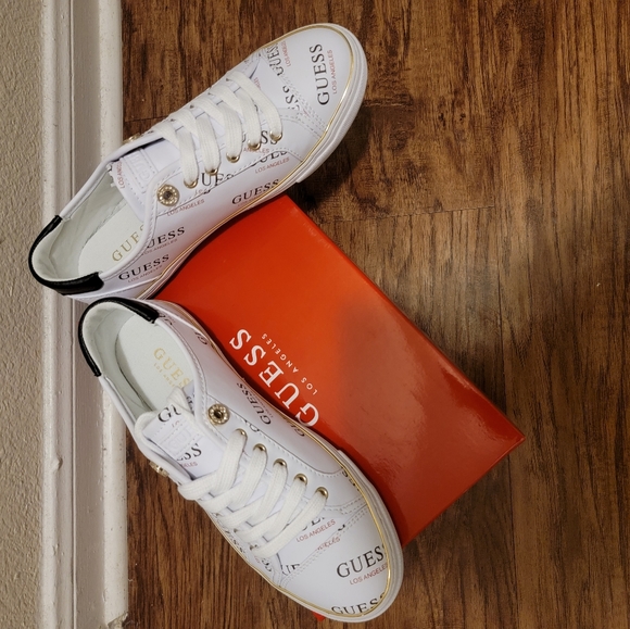 GUESS GAIA Graffiti Red Sneakers GFGAIA6 Womens Lace Up Low-Top - Picture 13 of 16